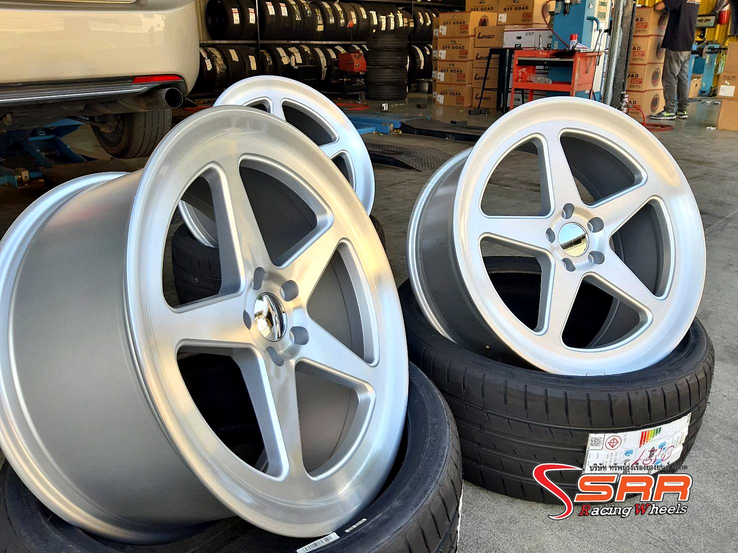 JA5188 ขอบ20 หน้า8.5 หลัง9.5 5H114.3 ราคาพิเศษ ล้อชุด 18,000฿