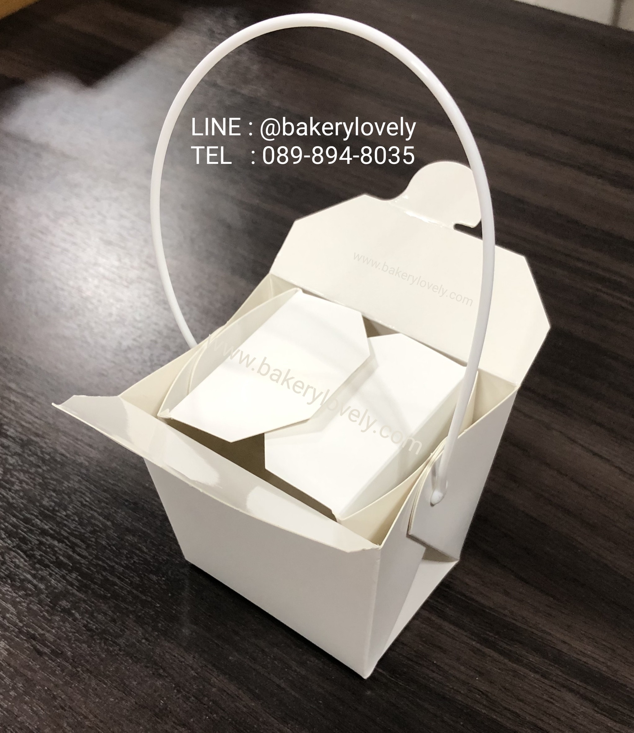 กล่องกระดาษ ใส่ก๋วยเตี๋ยว สีขาว ไซส์ S 9.6x7.1x6.8x5.2 cm สูง 9 cm ( เคลือบใน )