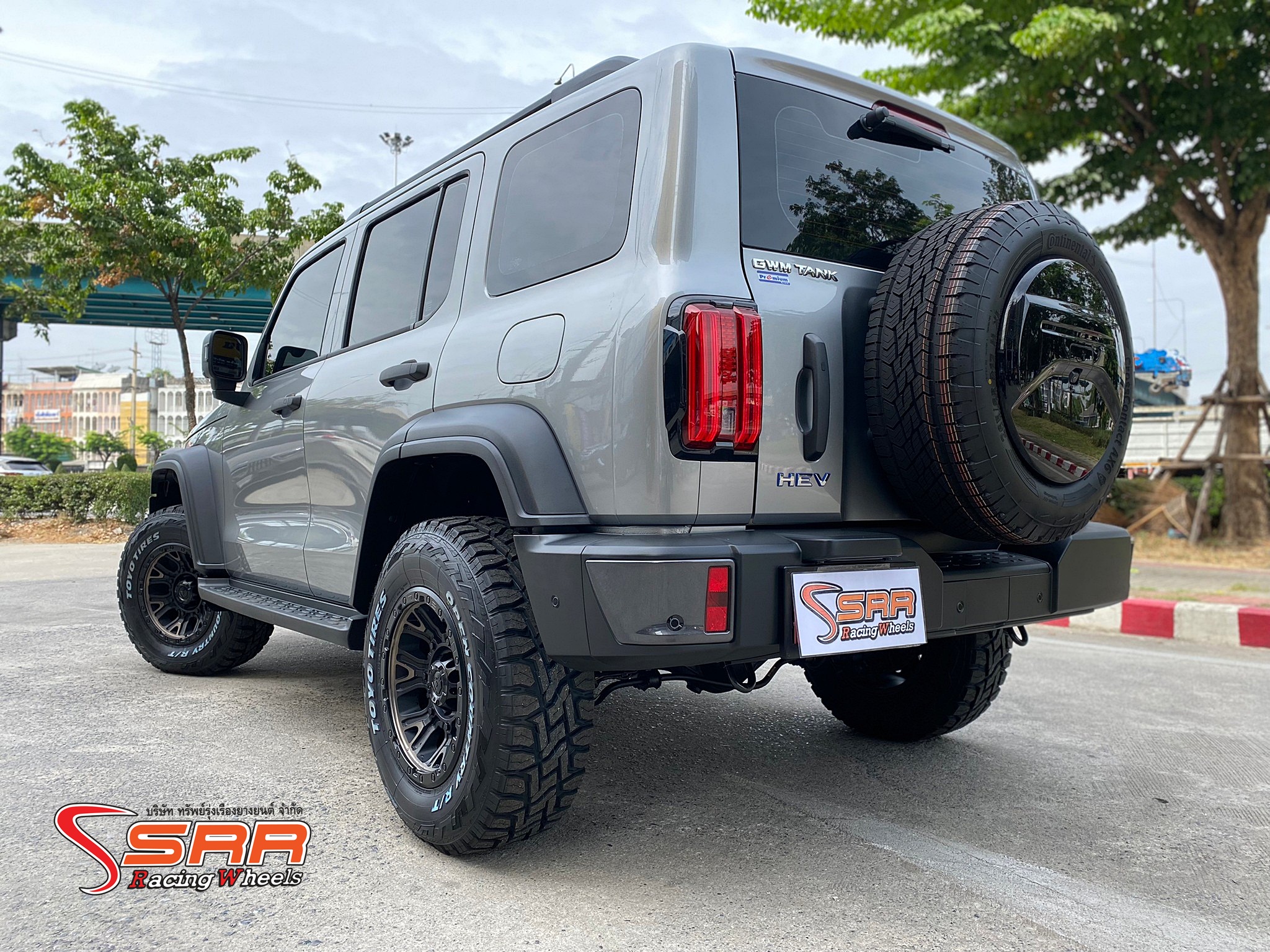 FUEL TRACTION ขอบ17 6x139.7 ET1 MATTE BLACK / DDT ราคาพิเศษ