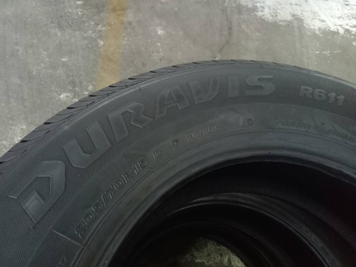BRIDGESTONE R611 205/70R15
