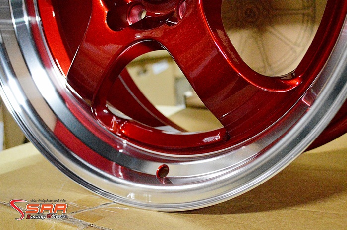 S1R ขอบ17 สีแดงแก้ว วงละ 4,500 บาท