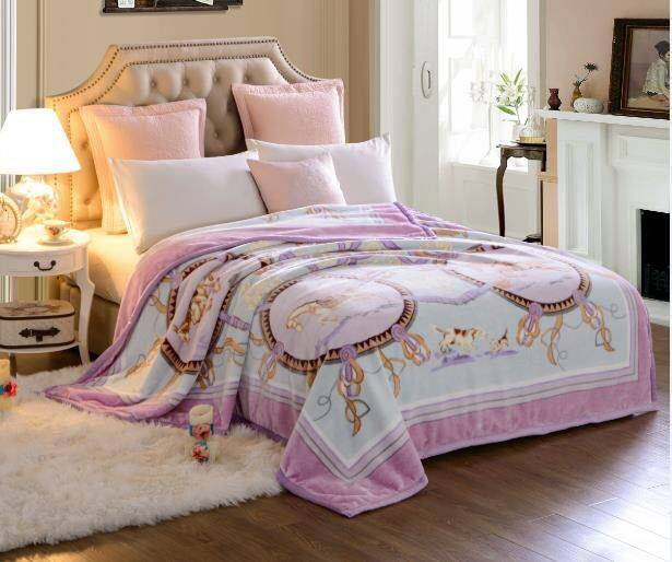 ผ้าห่มกำมะหยี่คละลาย 4 ผืนน้ำหนักผืนละ 5 กิโลกรัม