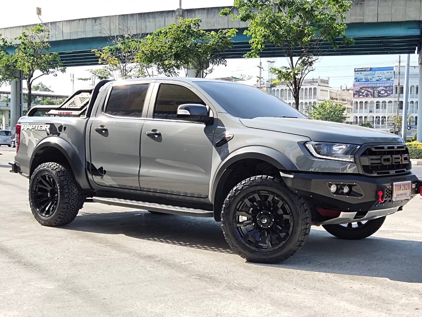 FUEL BLITZ D675 ขอบ20x10 ET-18 6x139.7 GLOSS BLACK