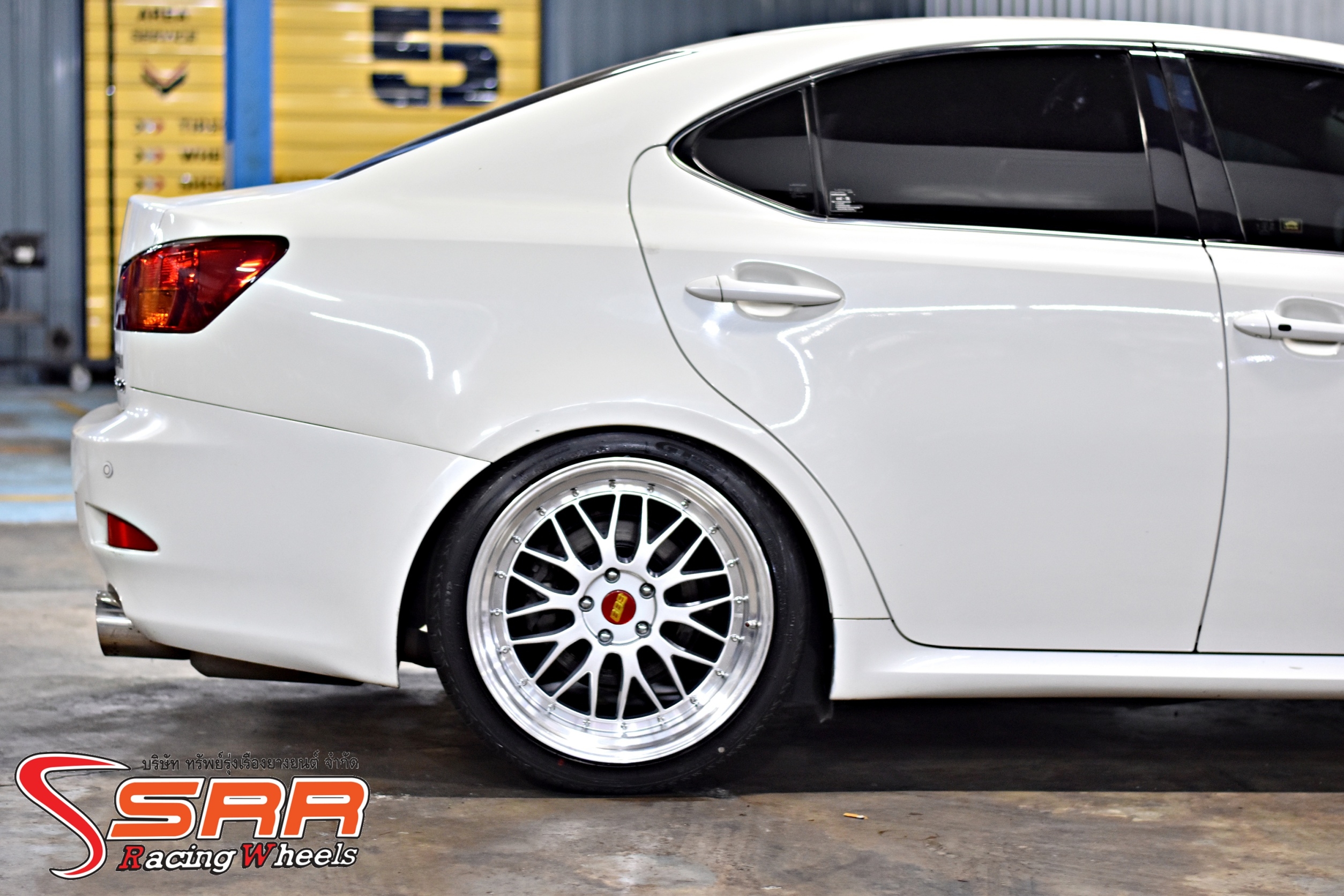 BBS LM ขอบ19 หน้า8.5 หลัง9.5 5x114.3 ET+30 SILVER