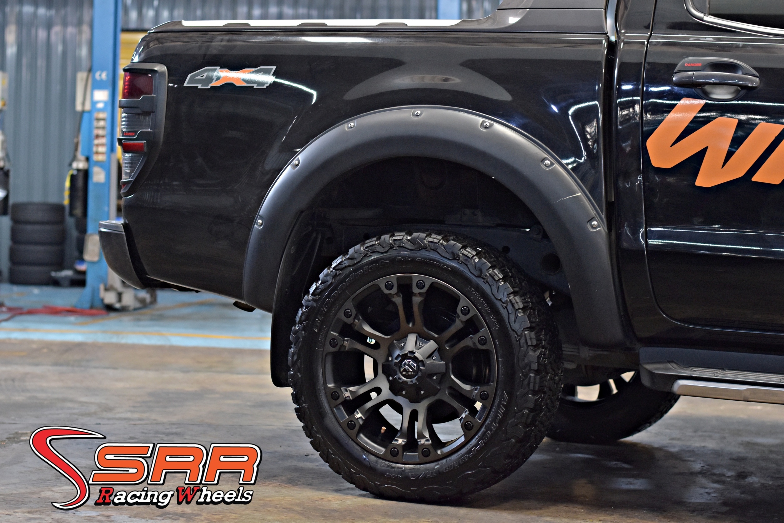 FUEL VAPOR 20x9 6x135/6x139.7 ET+20 MATTE BLACK MACHINED/TINT CLEAR