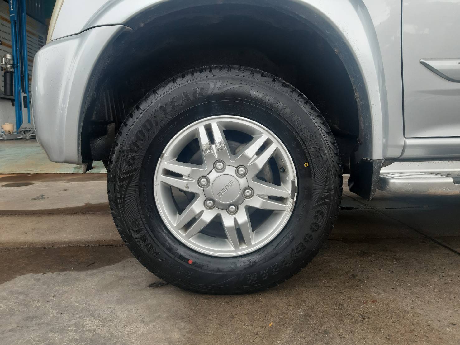 GOODYEAR WRANGLER TRIPLEMAX 245/70R16 ยางปี20 ราคาพิเศษ
