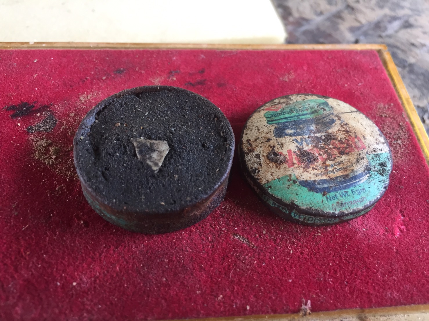 สีผึ้งพรายแม่น้ำฝน ฝังปั้นเหน่งแม่น้ำฝน อาจารย์เปล่งบุญยืน