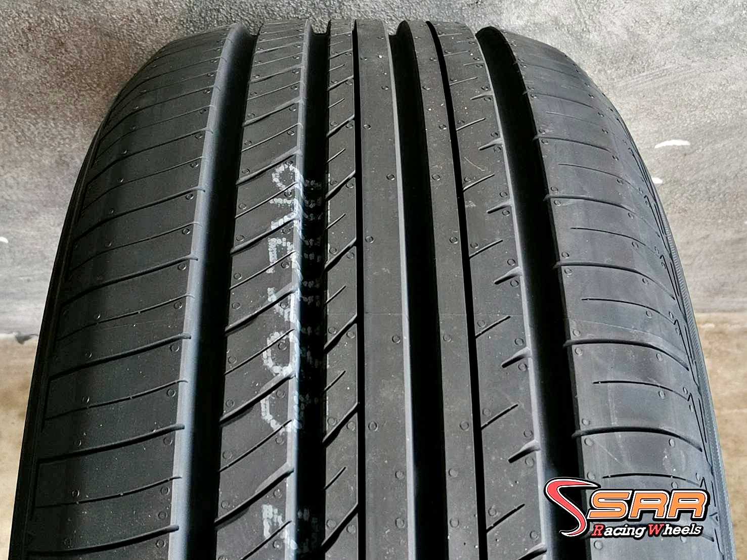 YOKOHAMA ADVAN db V552 245/50R18 ยางใหม่ปี2021 ราคาพิเศษ