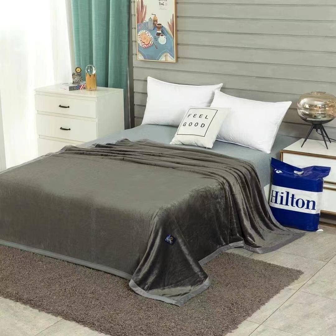 ผ้าห่มนาโนรุ่นหนานุ่มสีพื้น 6 ฟุต Hilton (1.2kg) (12 ผืนคละสี)