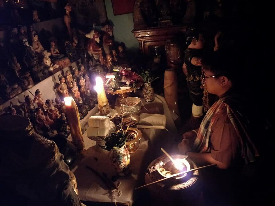 ตะกรุดจารดวงจารวันเดือนปีเกิดของเราลงบนตะกรุด อาจารย์เกื้อกูล มหาบารมี