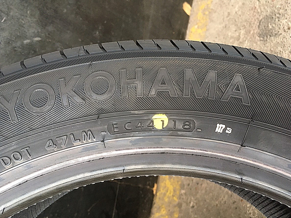 YOKOHAMA BlueEarth E70 215/55R17 ยางใหม่ปี19 ราคาพิเศษ