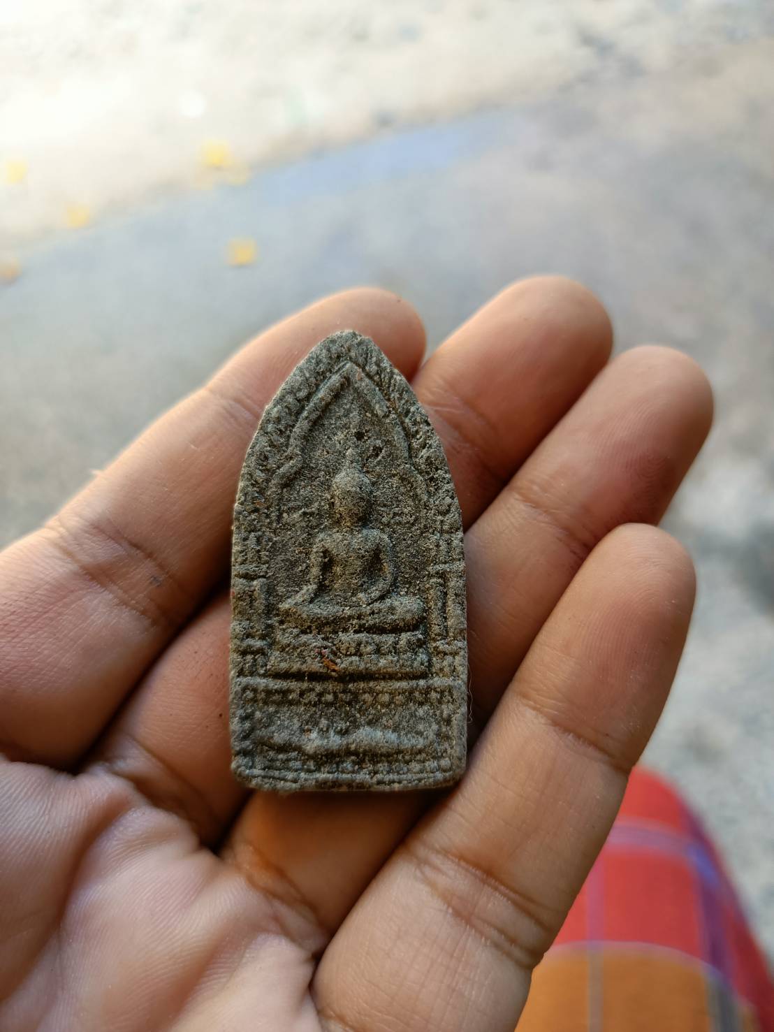 ขุนแผนสะกดทัพเนื้อสีผึ้งด้านหลังฝังตะกรุดสาริกา อาจารย์เปล่ง บุญยืน