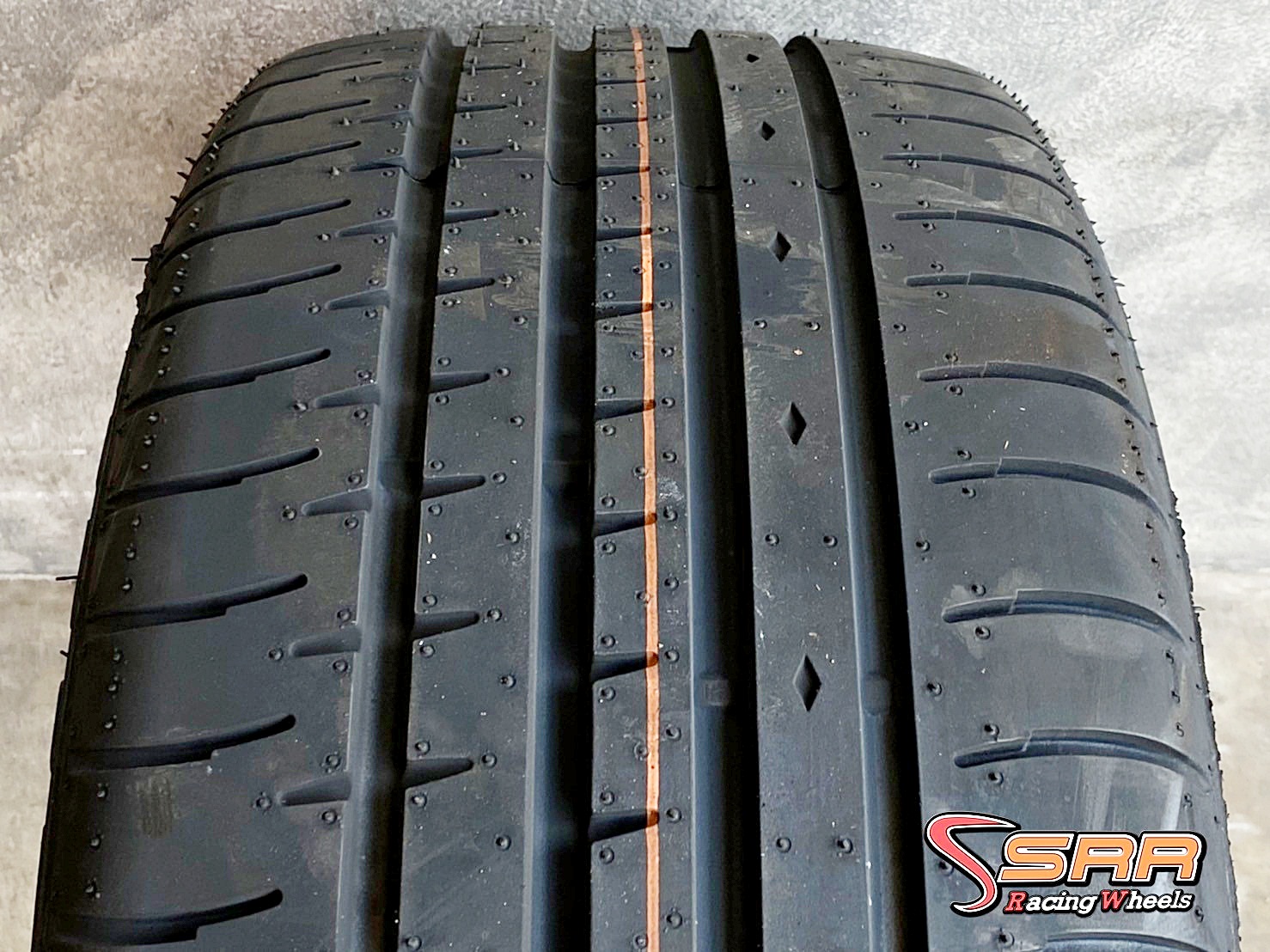 ACCELERA PHI 245/40ZR19 ยางเข้าใหม่ปี20 ราคาพิเศษ