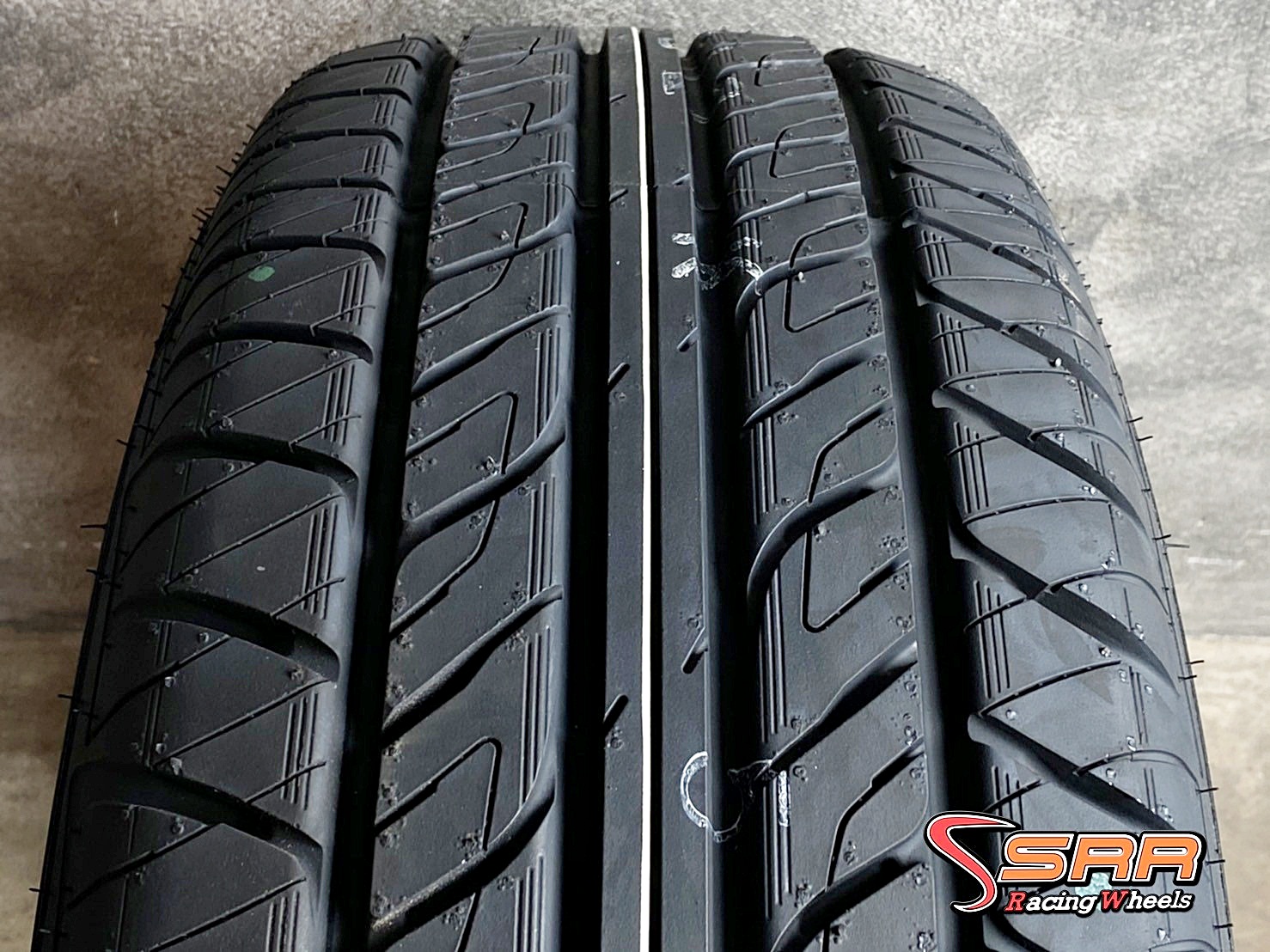 DUNLOP GRANDTREK PT2 255/70R15 ยางใหม่ปี20 ราคาพิเศษ