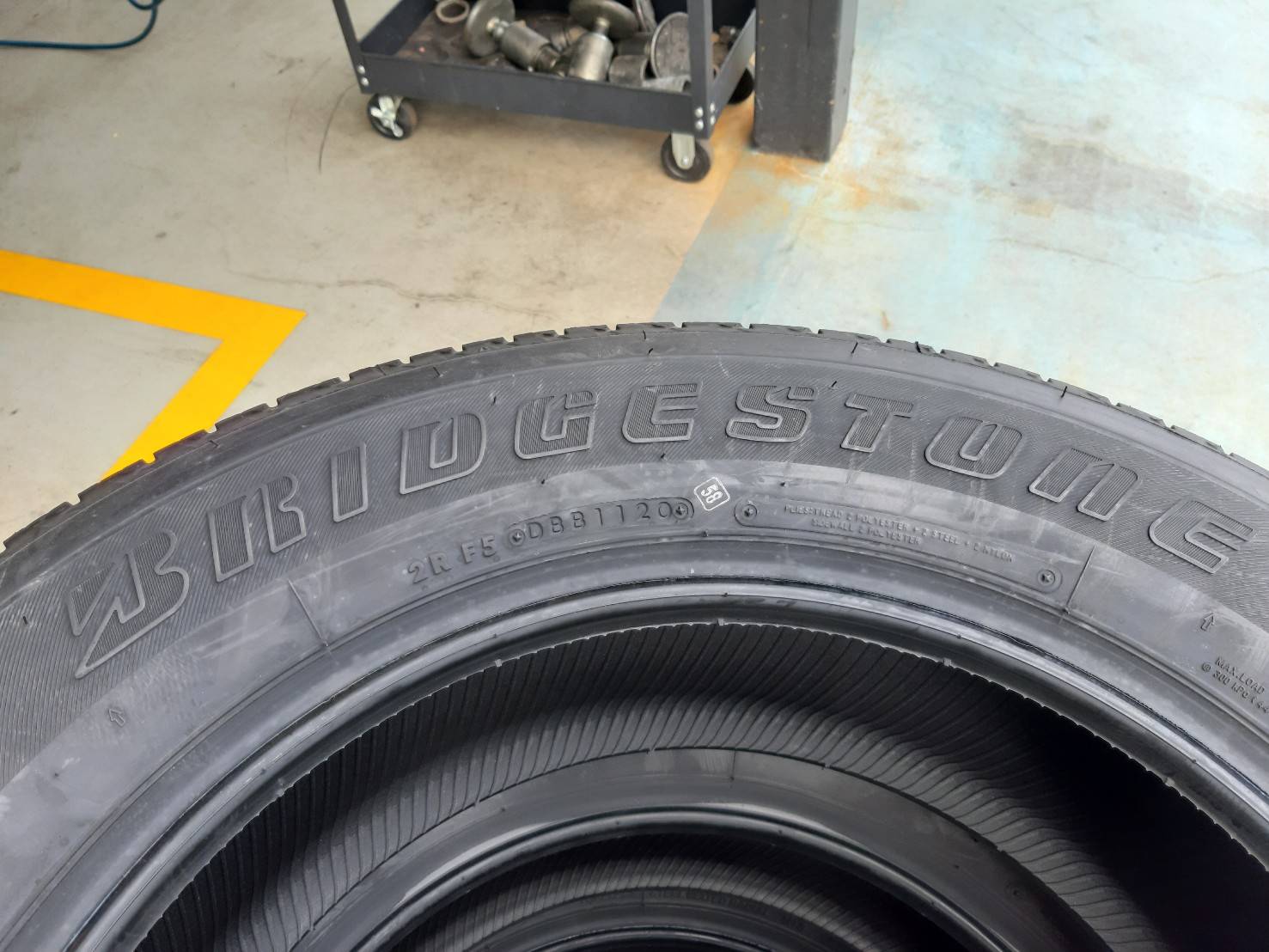 BRIDGESTONE DUELER H/T 470 225/65R17 ยางปี20 ราคาพิเศษ