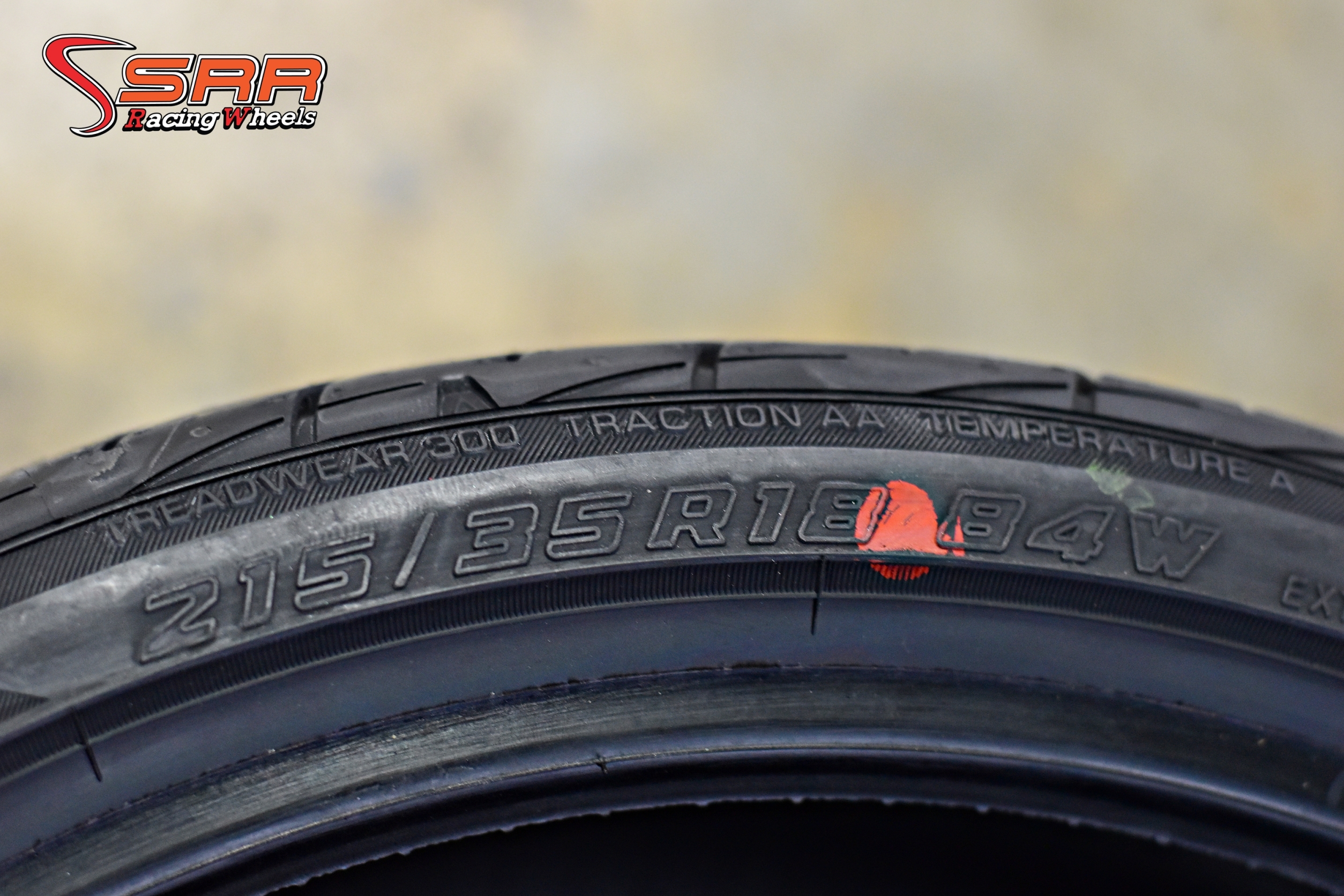 YOKOHAMA ADVAN FLEVA V701 215/35R18 ยางญี่ปุ่น ปี19 ราคาพิเศษ