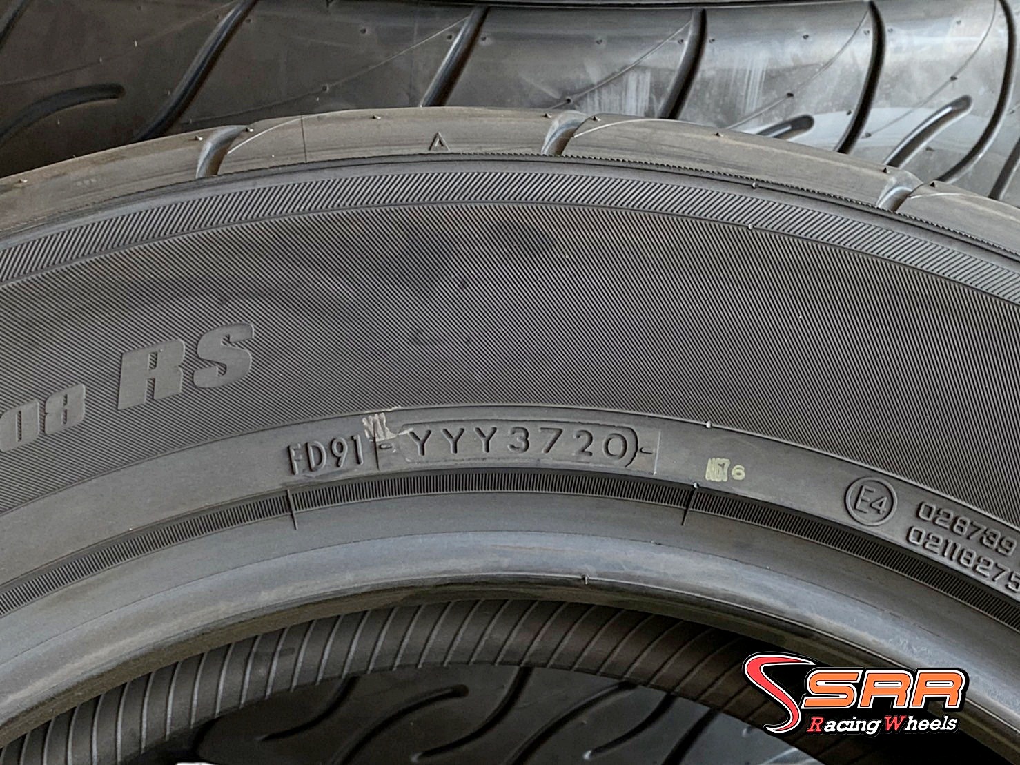 YOKOHAMA ADVAN AD08RS 255/55R18 ยางใหม่ปี20 ลดราคาพิเศษ