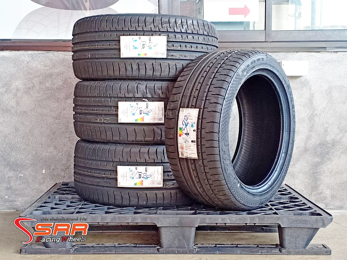 ACCELERA PHI 255/40ZR18 ยางปี20 ราคาพิเศษ เส้นละ 3,500 บาท
