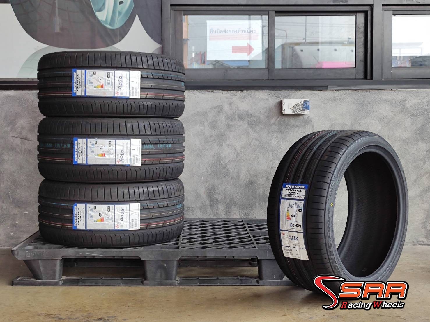 TOYO PROXES SPORT 255/35ZR19 ยางใหม่ปี20 ราคาพิเศษ