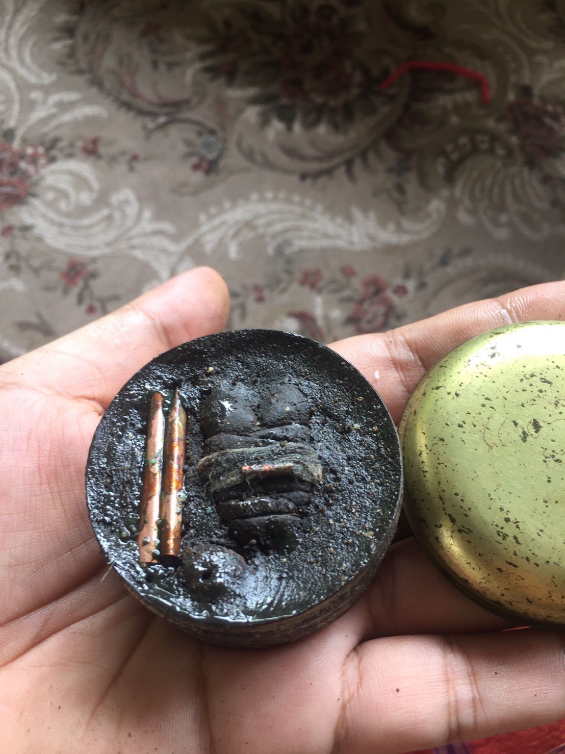 หัวเชื้อสีผึ้งพรายแม่น้ำฝน ตลับครู อาจารย์เปล่งบุญยืน