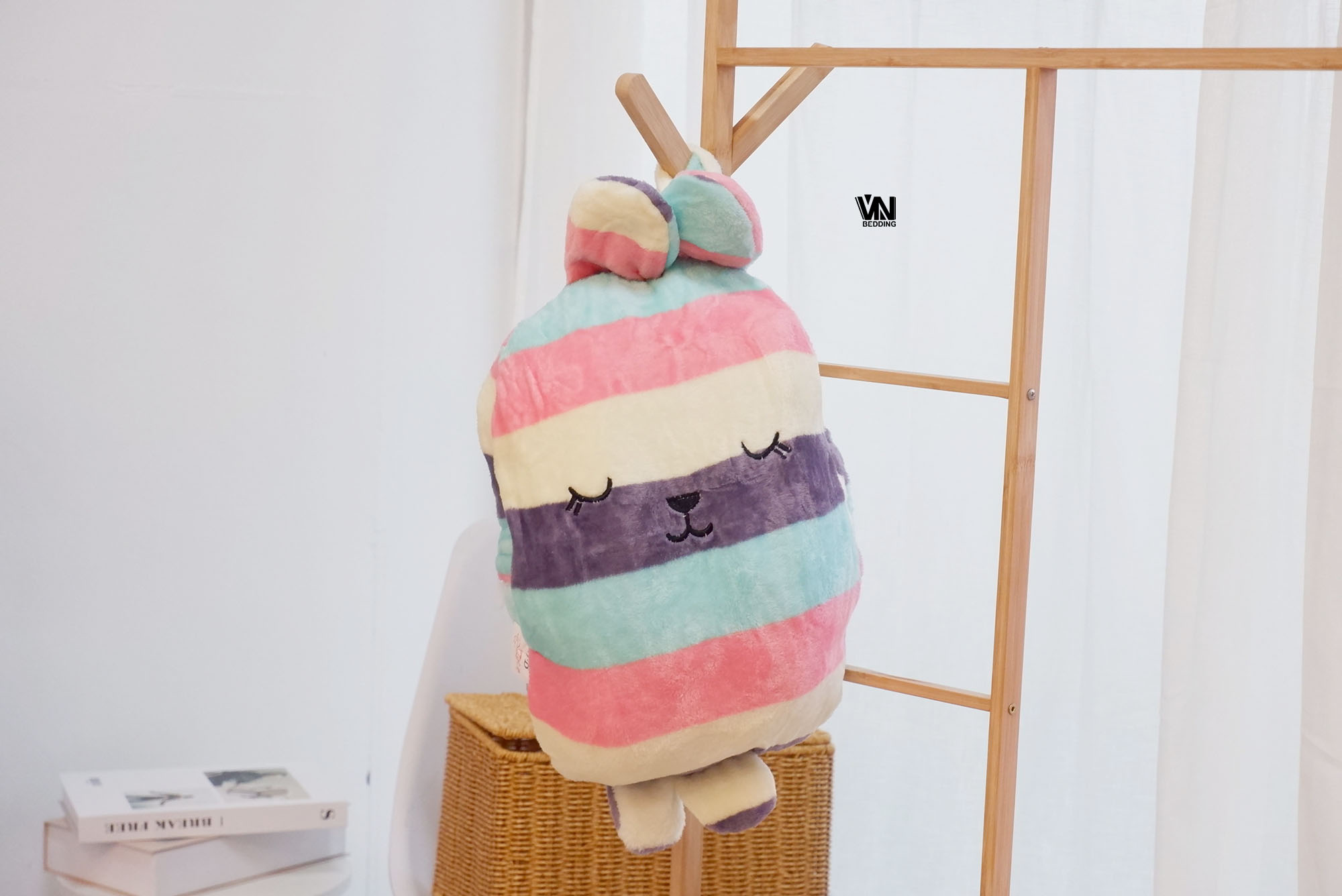 หมอนผ้าห่ม คราฟ Craftholic มีสายสะพาย ซุกมือได้ (10ตัวคละสี)