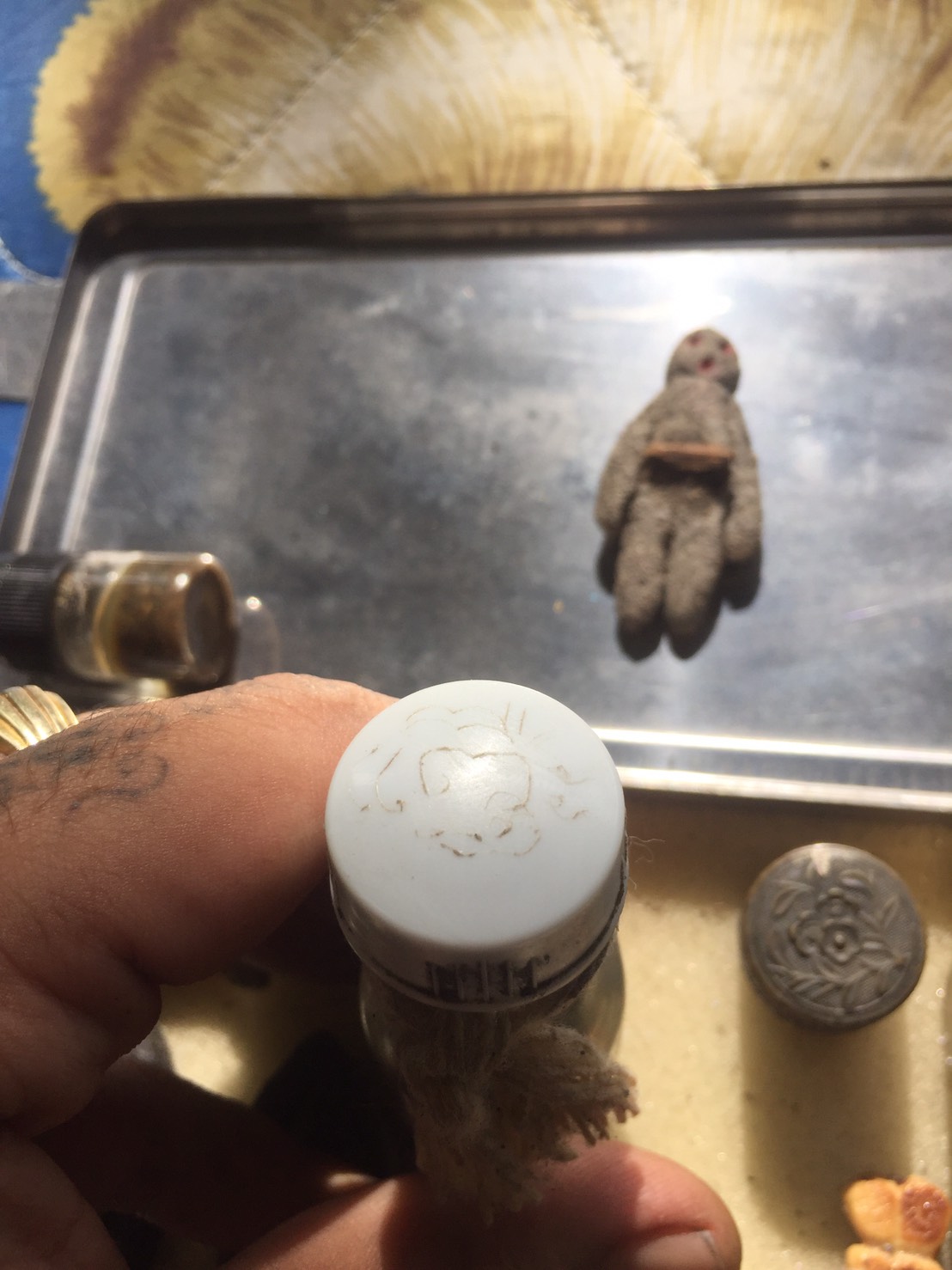 กุมารทองในขวดน้ำมันพรายแม่น้ำฝนพร้อมตะกรุด ผงพราย59ตน ว่านดอกทอง อาจารย์เปล่ง