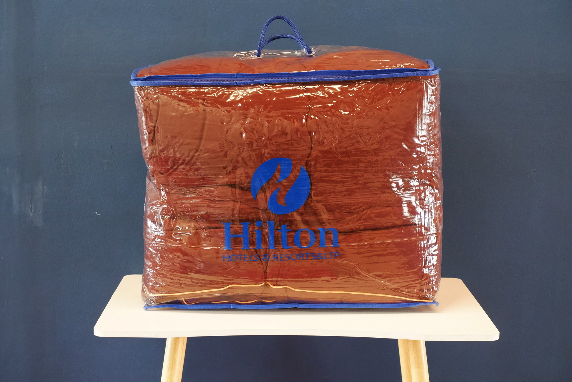 Topper Hilton 6 ฟุต ขนห่านเทียม6 ผืน