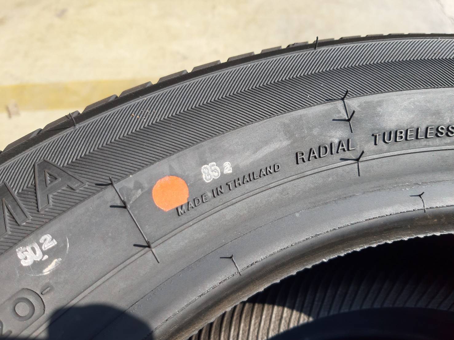 YOKOHAMA db decibel E70 185/60R15 ยางใหม่ปี20 ลดราคาพิเศษ