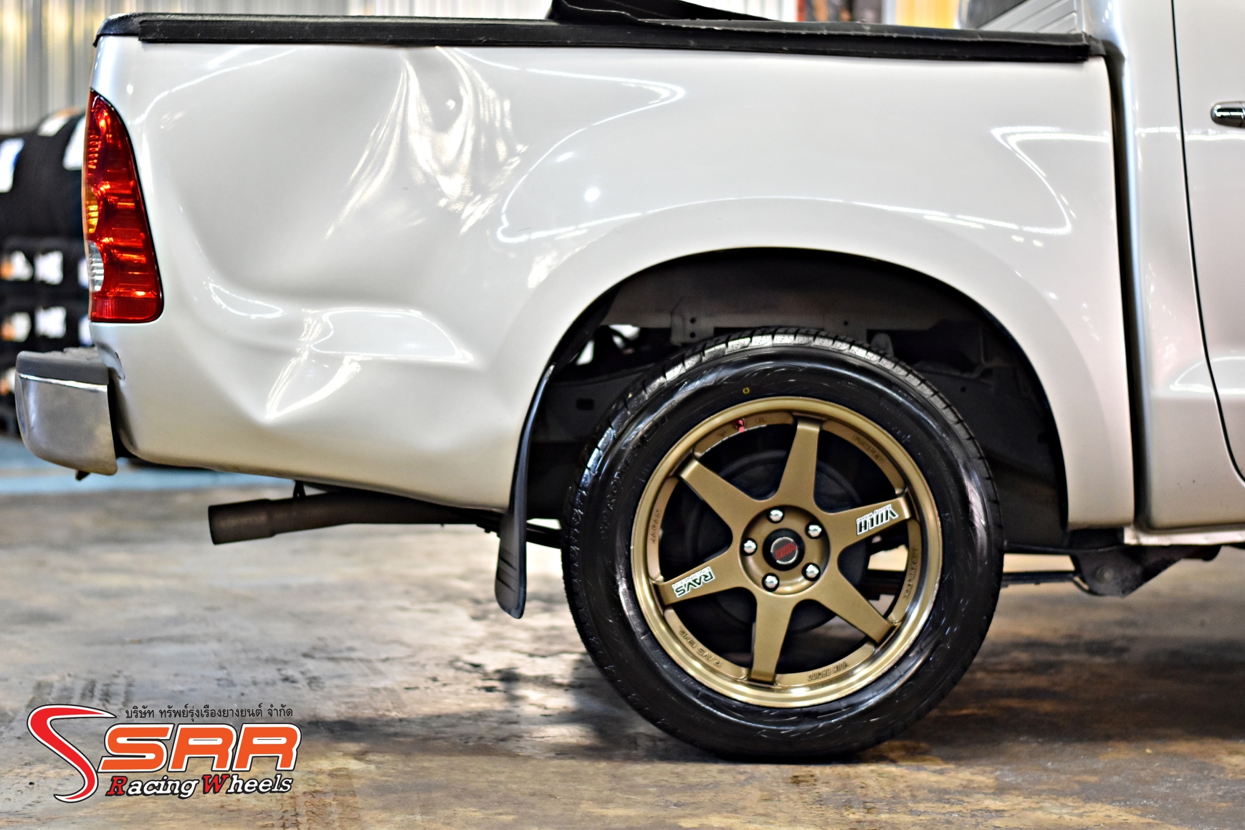 TOYO PROXES ST2 255/50R18 ยางใหม่ปี19 ยางญี่ปุ่น ลดราคาพิเศษ