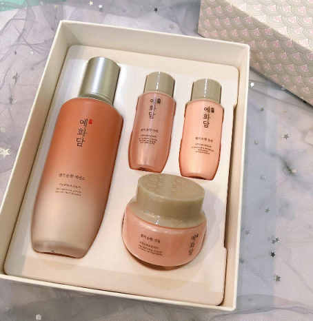 กิฟท์เซ็ตเยวาดัม The Faceshop Yehwadam Revitalizing Serum Gift Set 45 ml. (4 items) ลดเลือนริ้วรอย