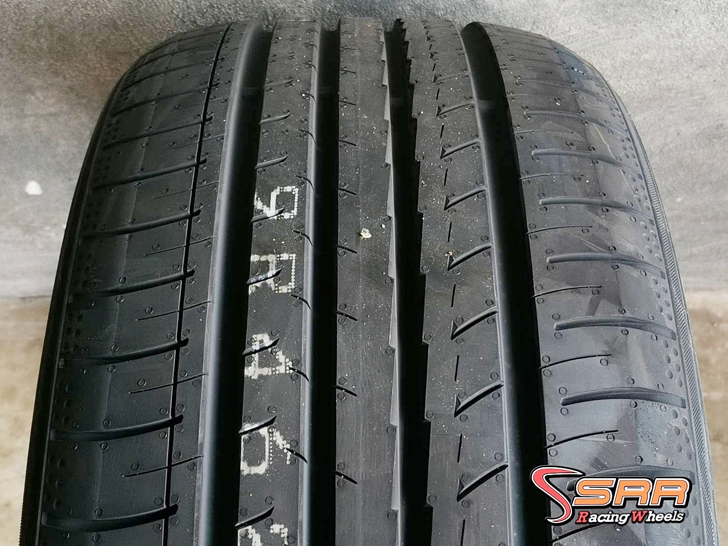 YOKOHAMA BluEarth-GT AE51 235/35R19 ยางญี่ปุ่น ลดราคาพิเศษ