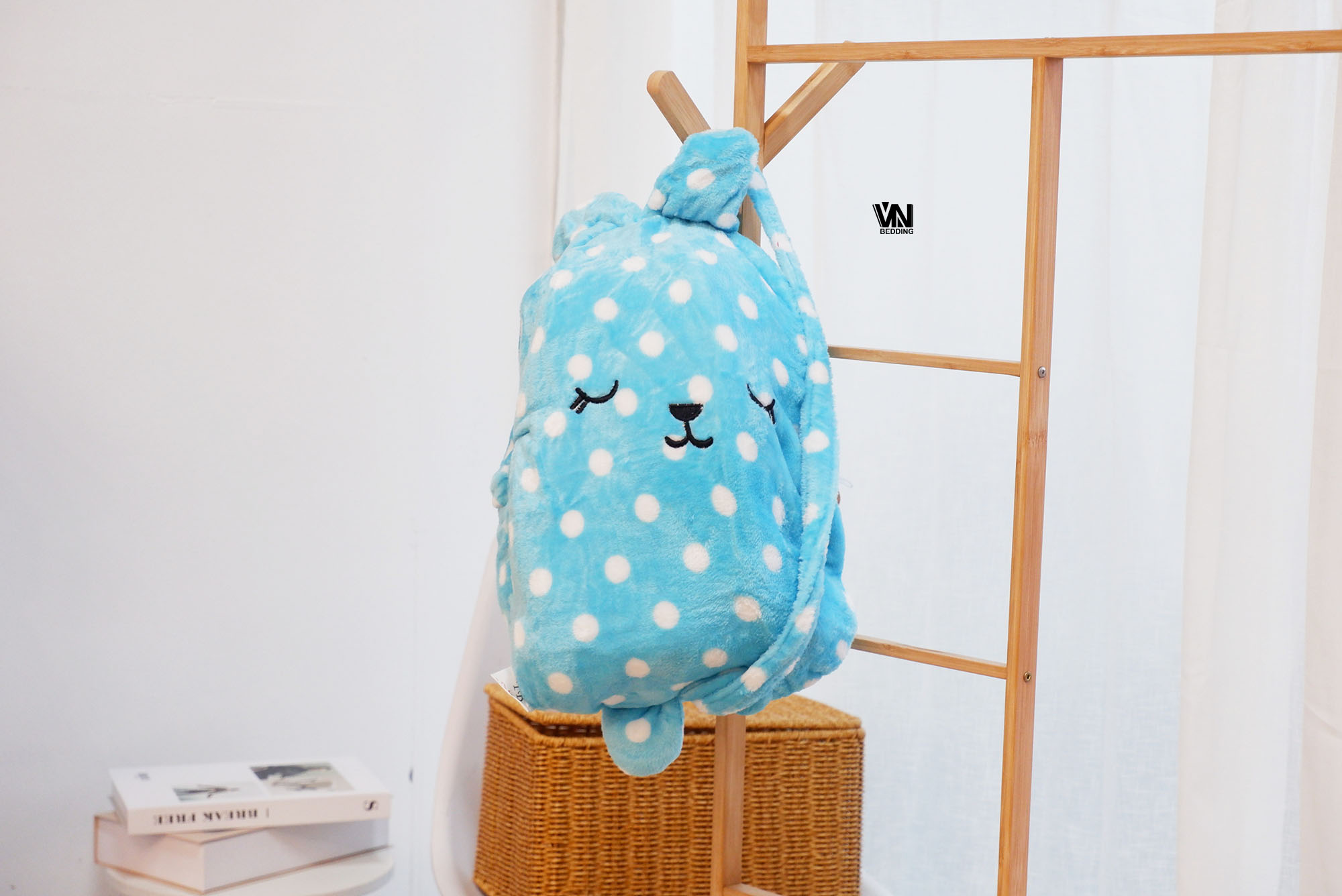 หมอนผ้าห่ม คราฟ Craftholic มีสายสะพาย ซุกมือได้ (10ตัวคละสี)