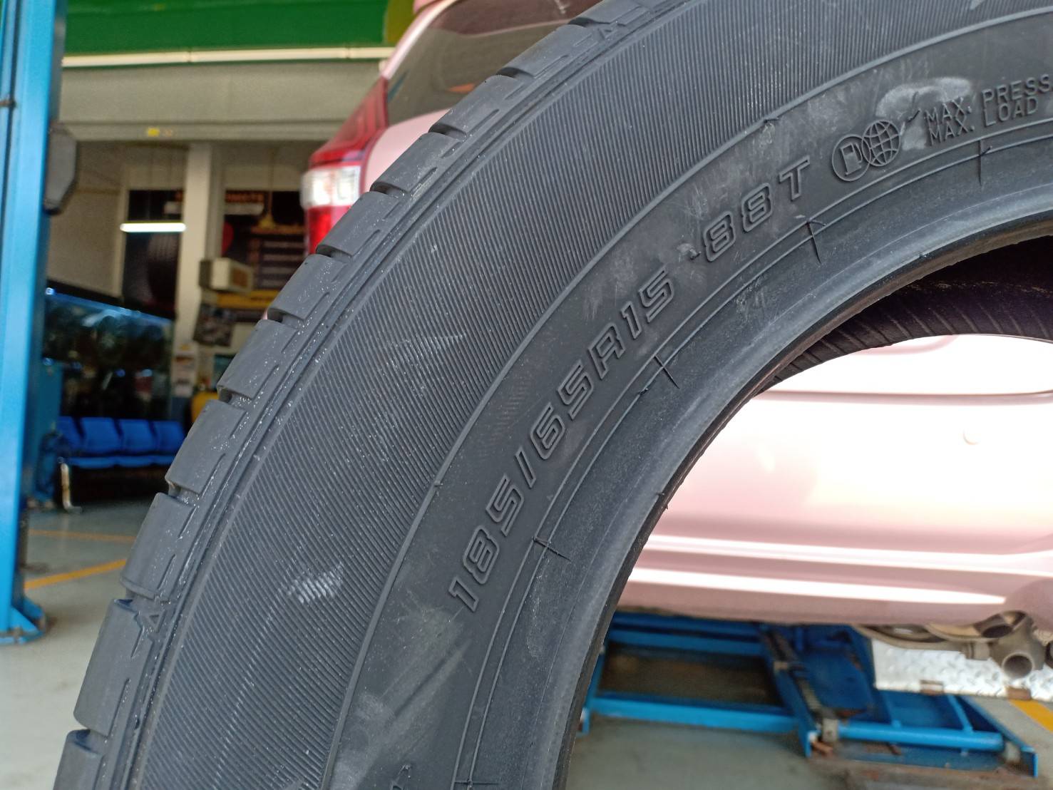 DUNLOP ENASAVE EC300+ 185/65R15 ยางไทยปี20 ราคาพิเศษ