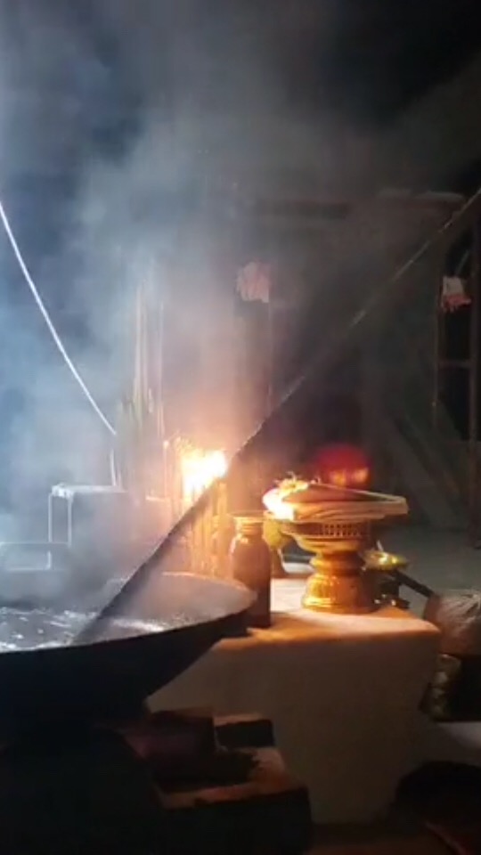 น้ำมันพรายเขมร 4 ตน หัวเชื้อ อาจารย์เขมร