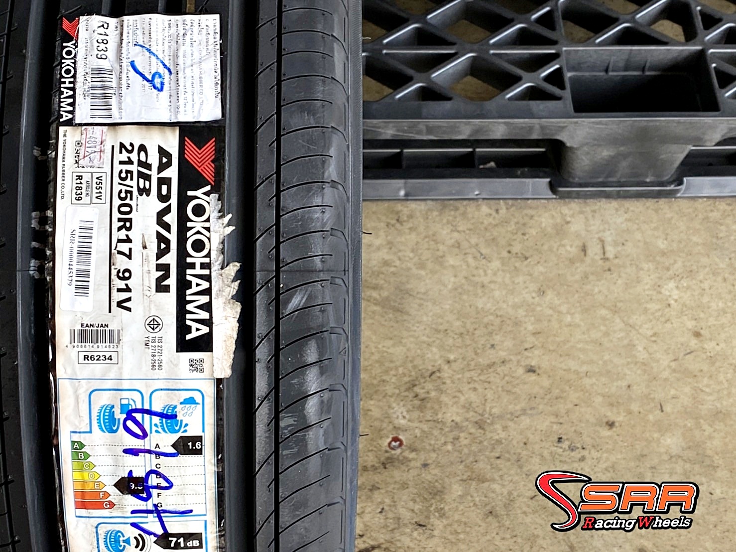 YOKOHAMA ADVAN dB decibel V551 215/50R17 ยางใหม่ลดราคาพิเศษ