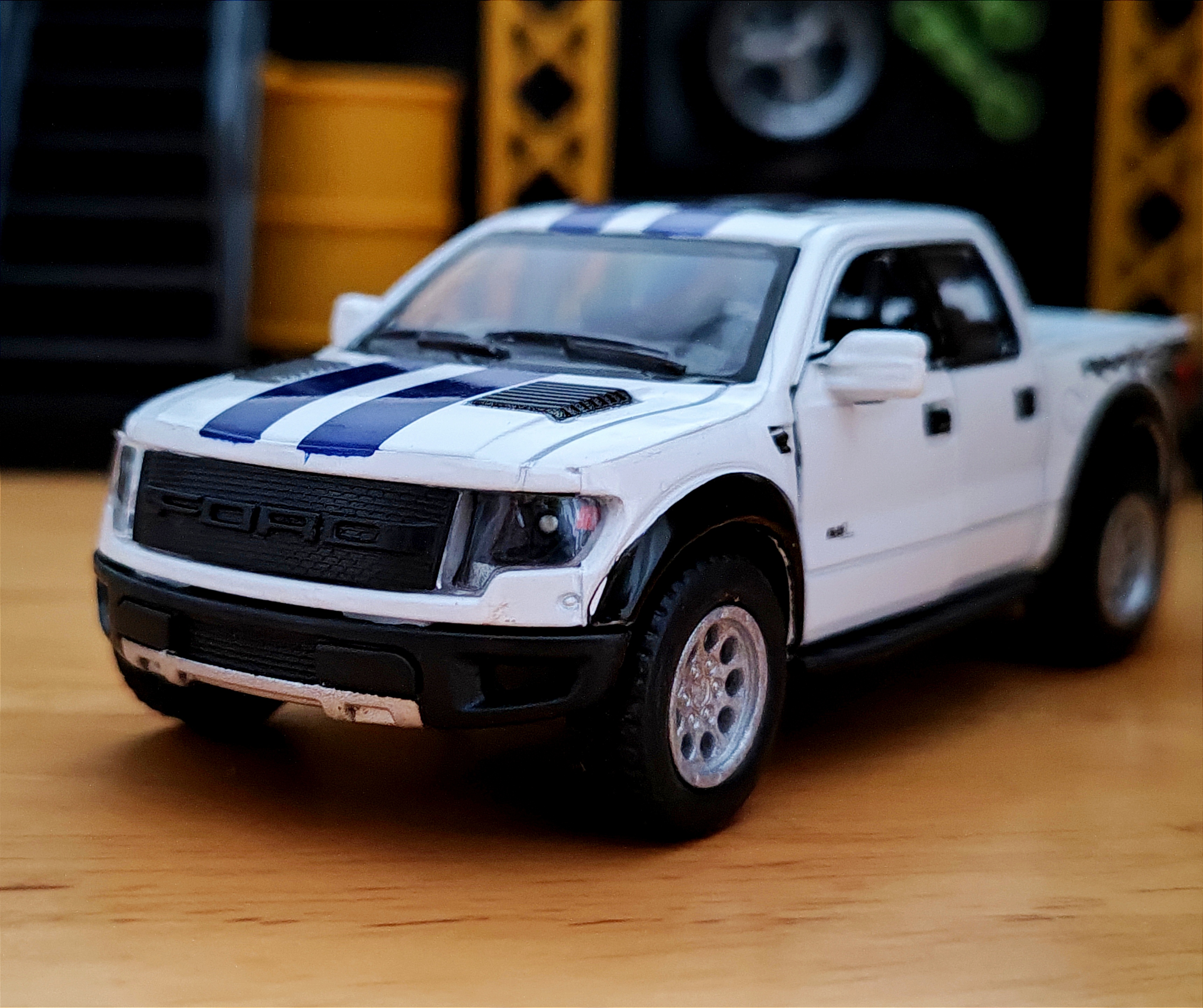 2013 Ford F-150 SVT Raptor SuperCrew โมเดลรถเหล็ก รถกระบะ Ford (ปลีก-ส่ง)
