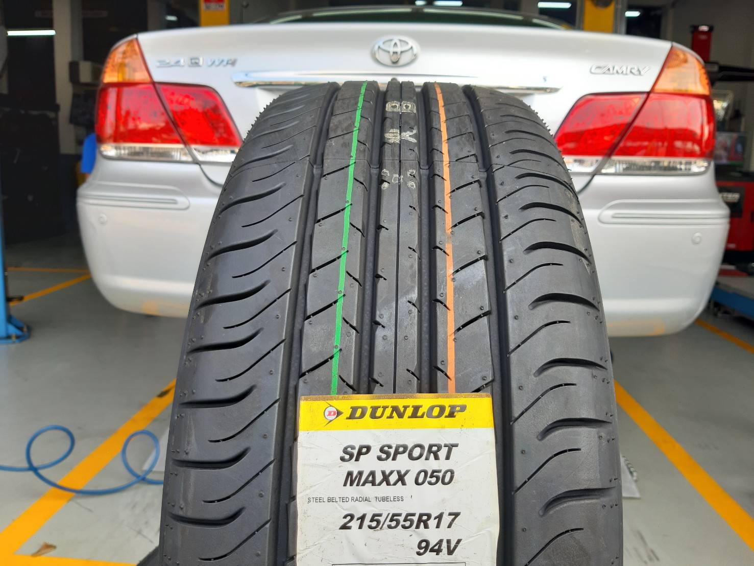 DUNLOP SP SPORT MAXX 050 215/55R17 ยางญี่ปุ่นลดราคาพิเศษ