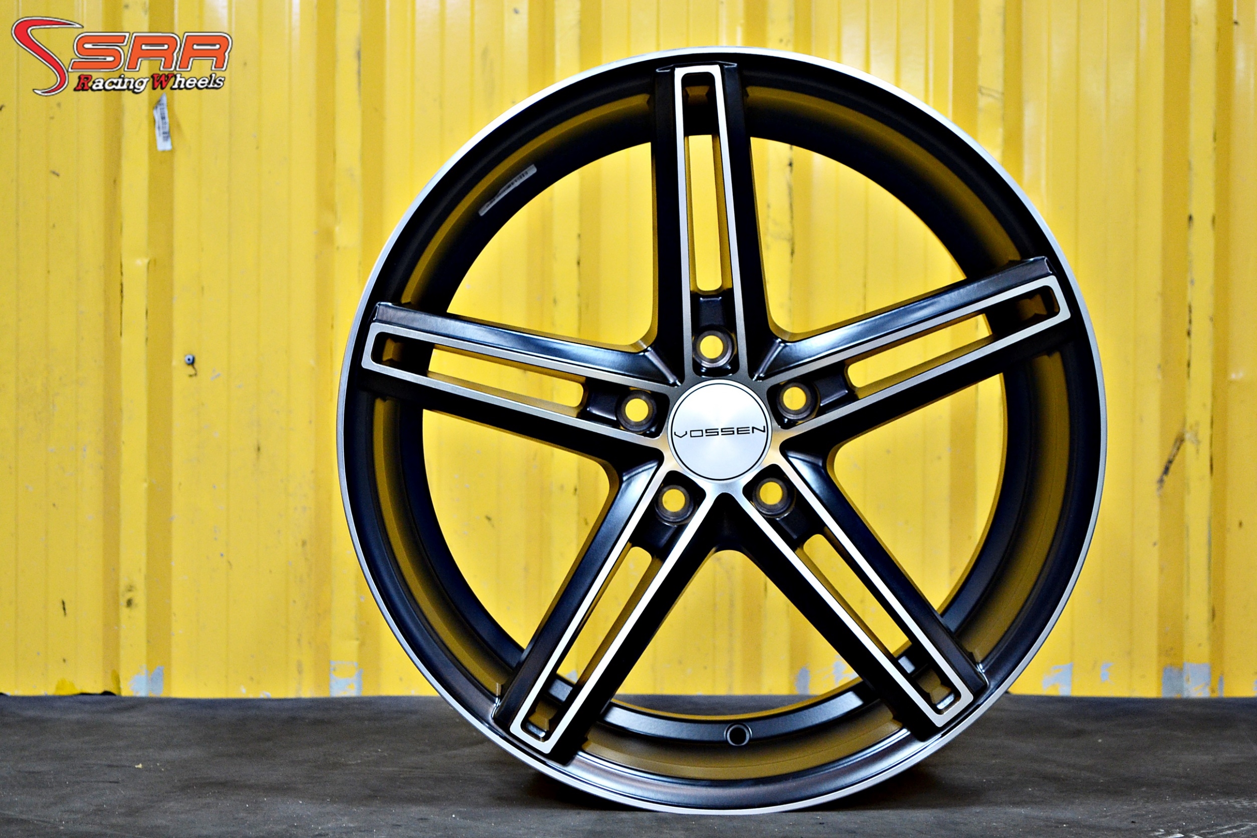 CV5 ขอบ18 นิ้ว ล้อแม็กซ์สำหรับใส่รถ BENZ วงละ 5,000 บาท