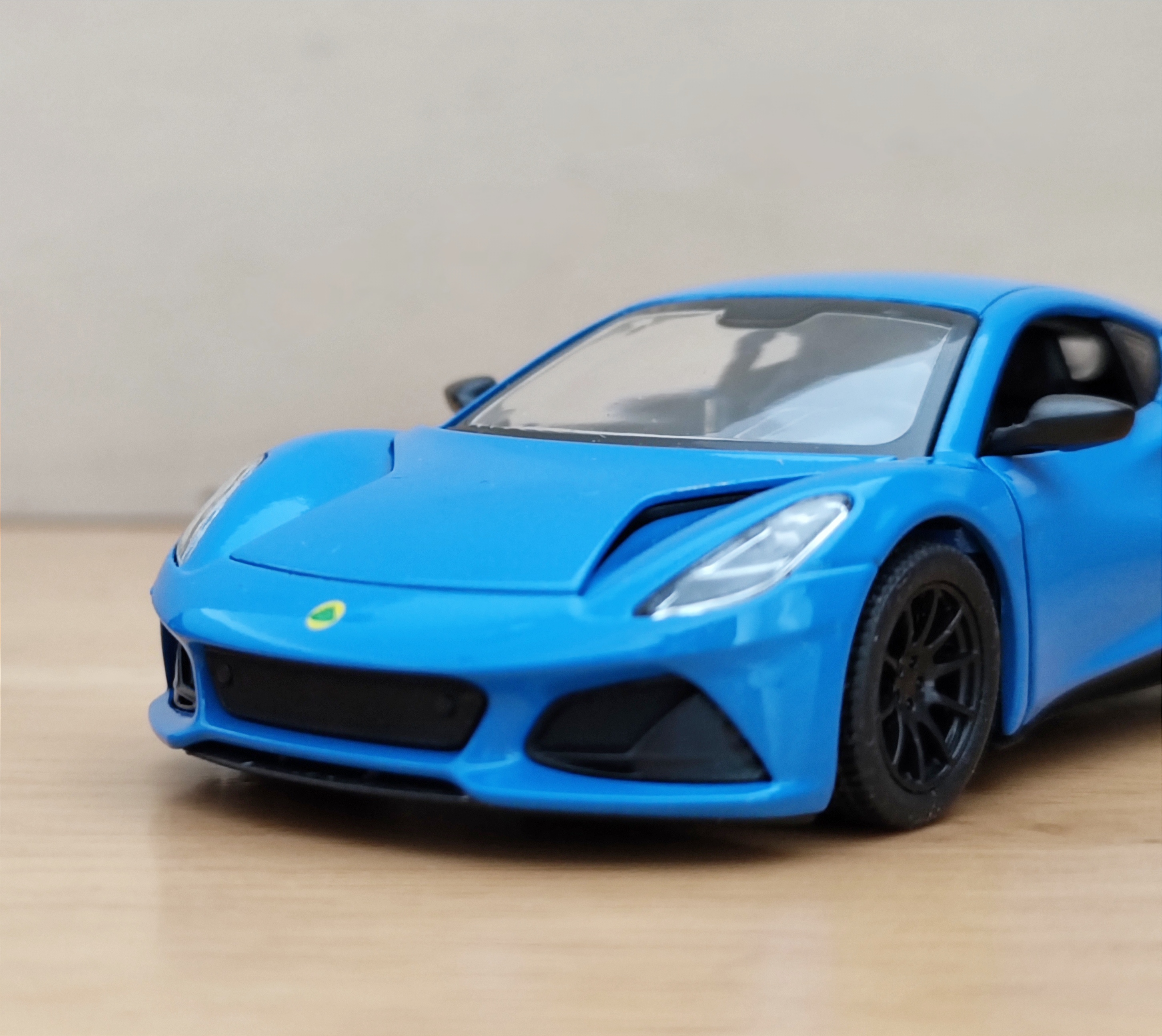 โมเดลรถเหล็ก Lotus Emira (ปลีก-ส่ง)