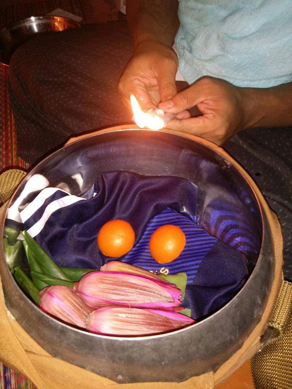 ฝาบาตรสะกดรัก อาจารย์เขมร