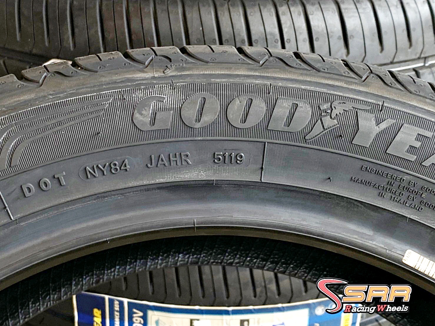 GOODYEAR EFFICIENTGRIP PERFORMANCE SUV 235/50R19 ยางใหม่ราคาพิเศษ