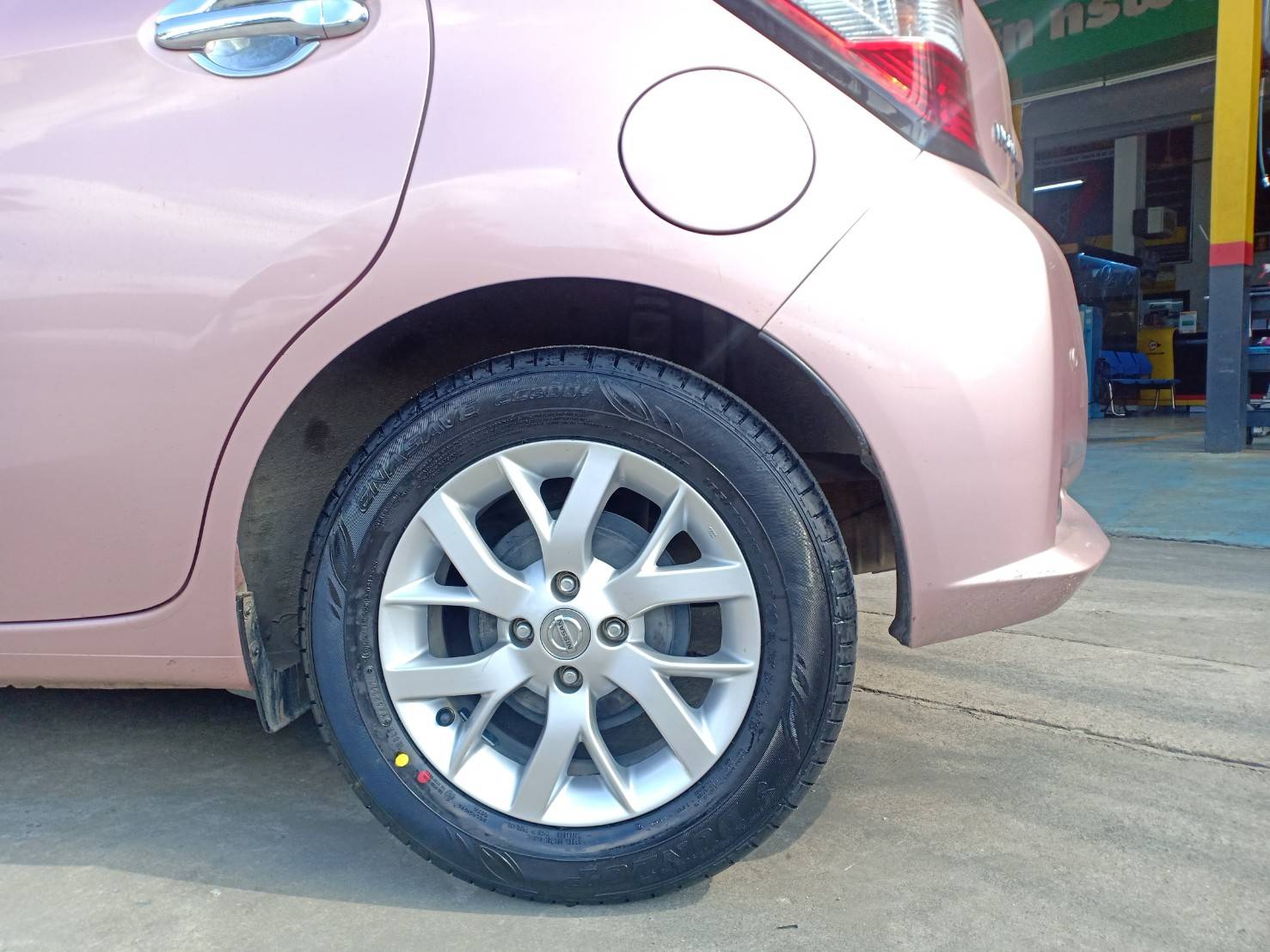 DUNLOP ENASAVE EC300+ 185/65R15 ยางไทยปี20 ราคาพิเศษ