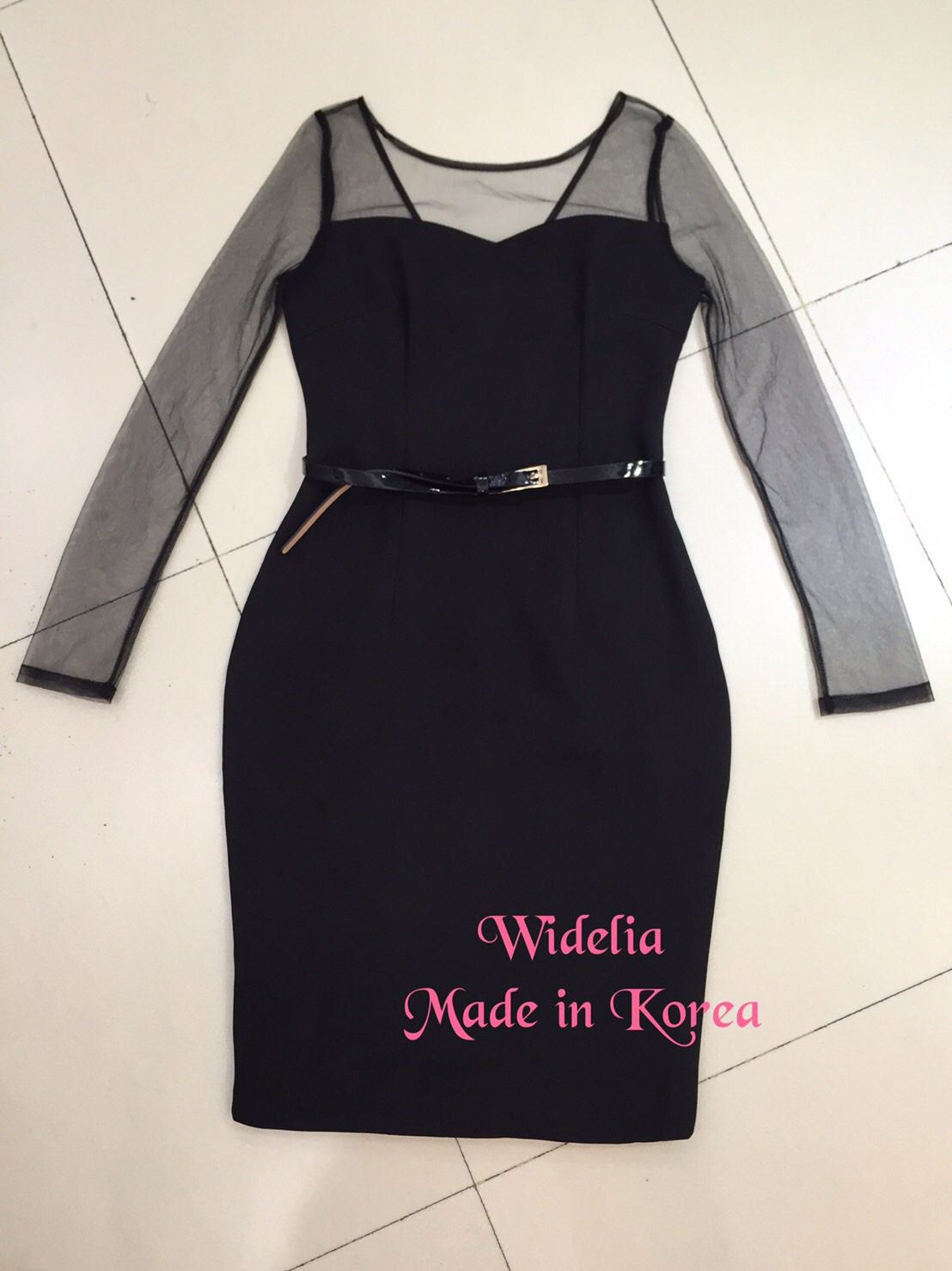 *พร้อมส่ง*Poem Dress :: เดรสคอปาดตัวแซ่บซี๊ด เลือกใช้ผ้ากำมะหยี่ ขึ้นเงาสวย แขนยาว