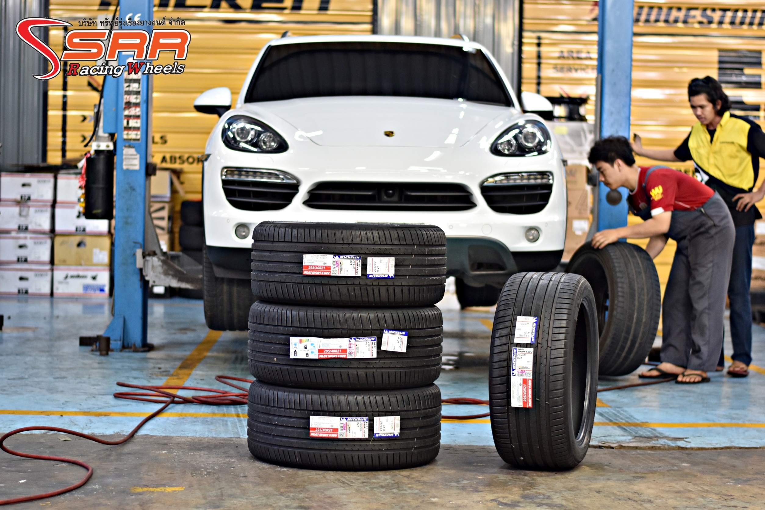 MICHELIN PILOT SPORT 4 SUV 295/40R21 สำหรับใส่รถPorsche Cayenne S