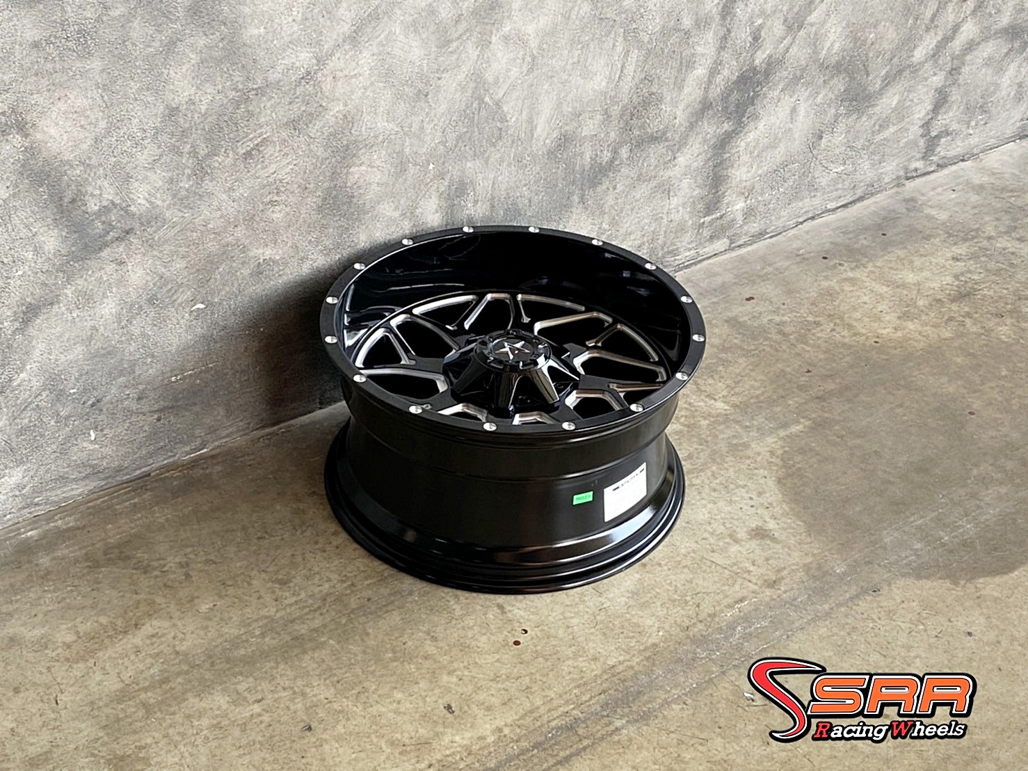 OASIS OW029 20x10 6H139.7 ET-24 BLACK & MILLED