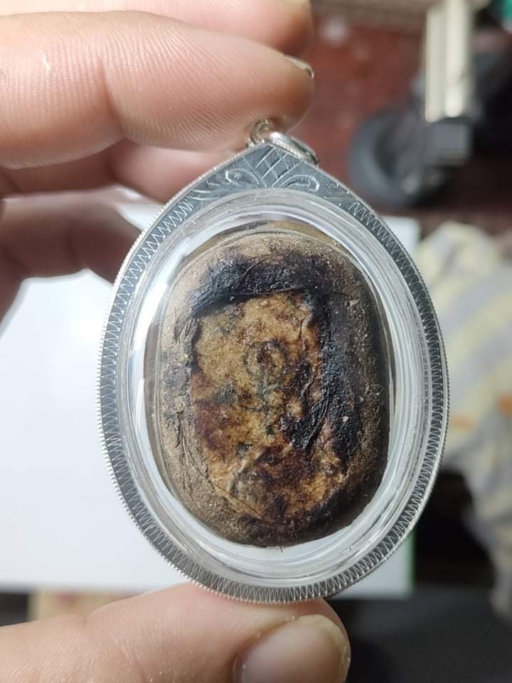 ปั้นเหน่งพรายแม่จันทร์ทรา