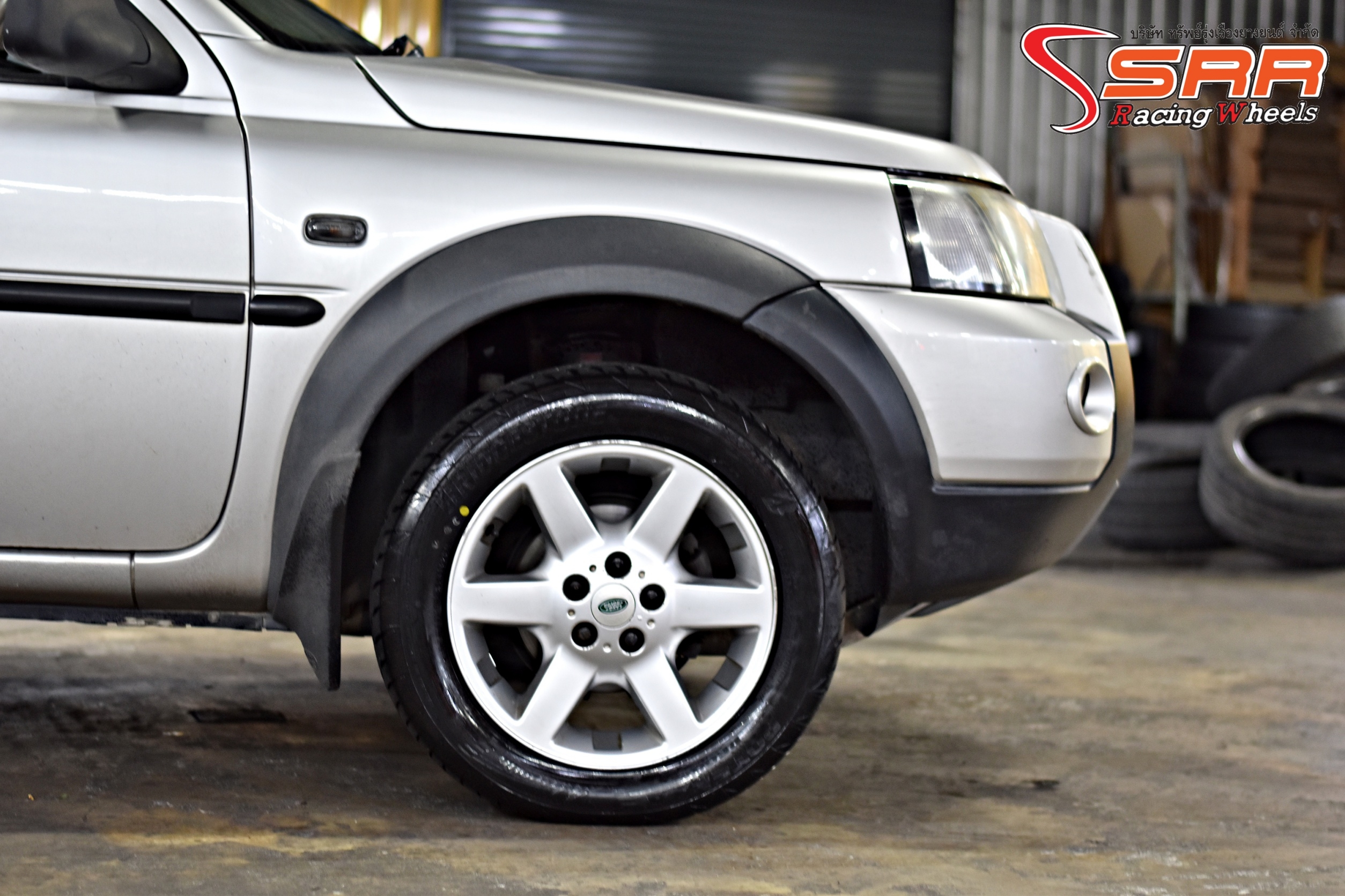 BRIDGESTONE RE004 225/55R17 ยางใหม่ปี2021 ราคาพิเศษ