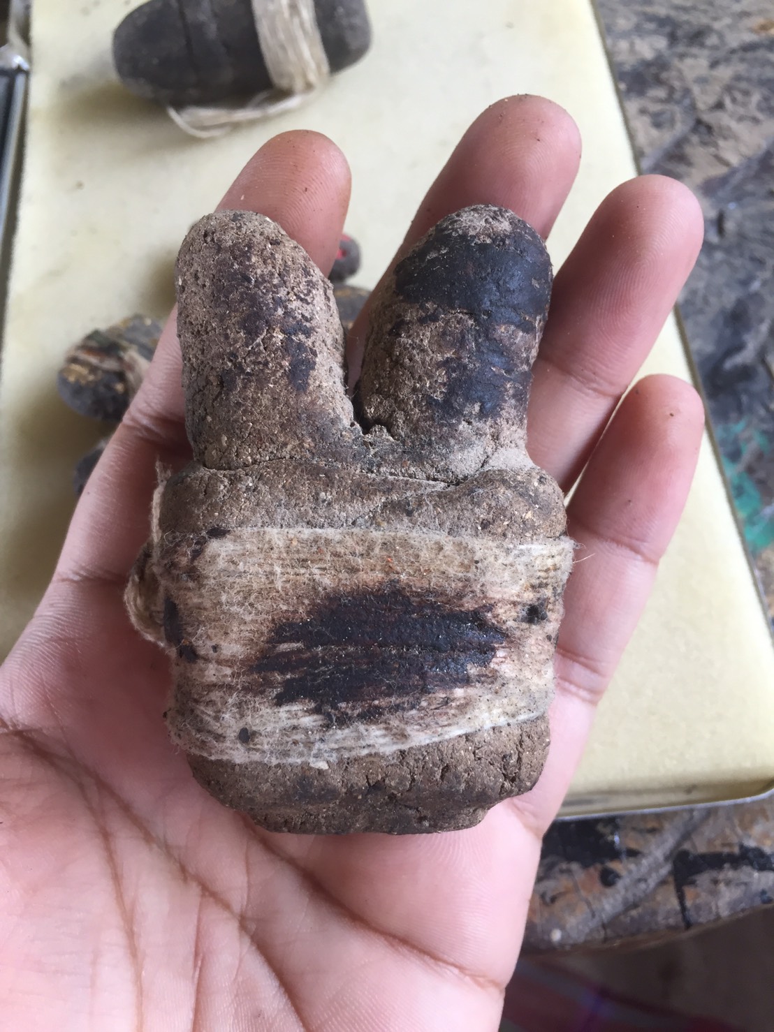 อิ้นมหาเสน่ห์พันด้วยด้ายอาถรรพ์ ตนครู อาจารย์เปล่ง บุญยืน