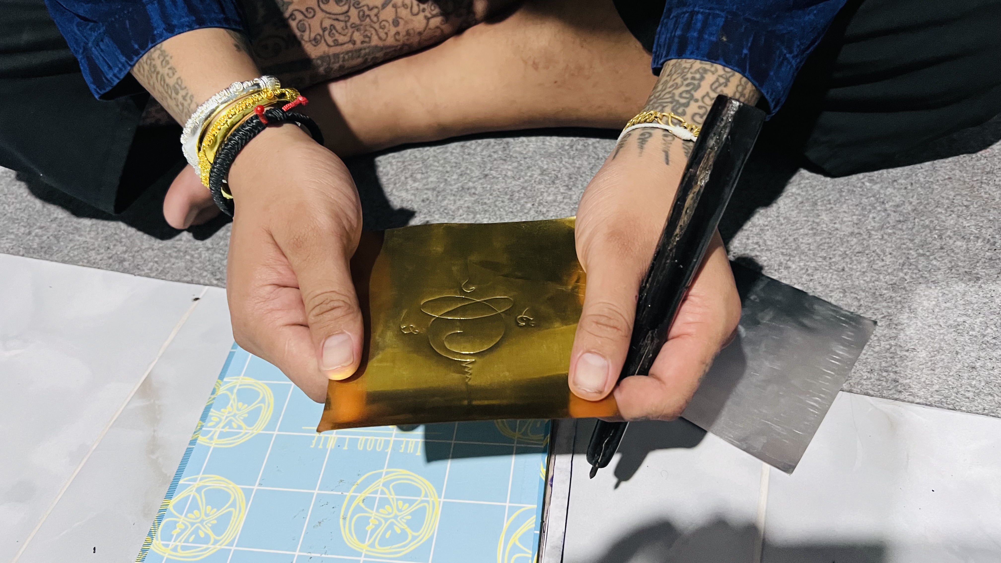 28/07/66 จารแผ่นตะกรุดสำหรับทำงั่ง อาจารย์ปอนด์ สมิงพราย ✔️