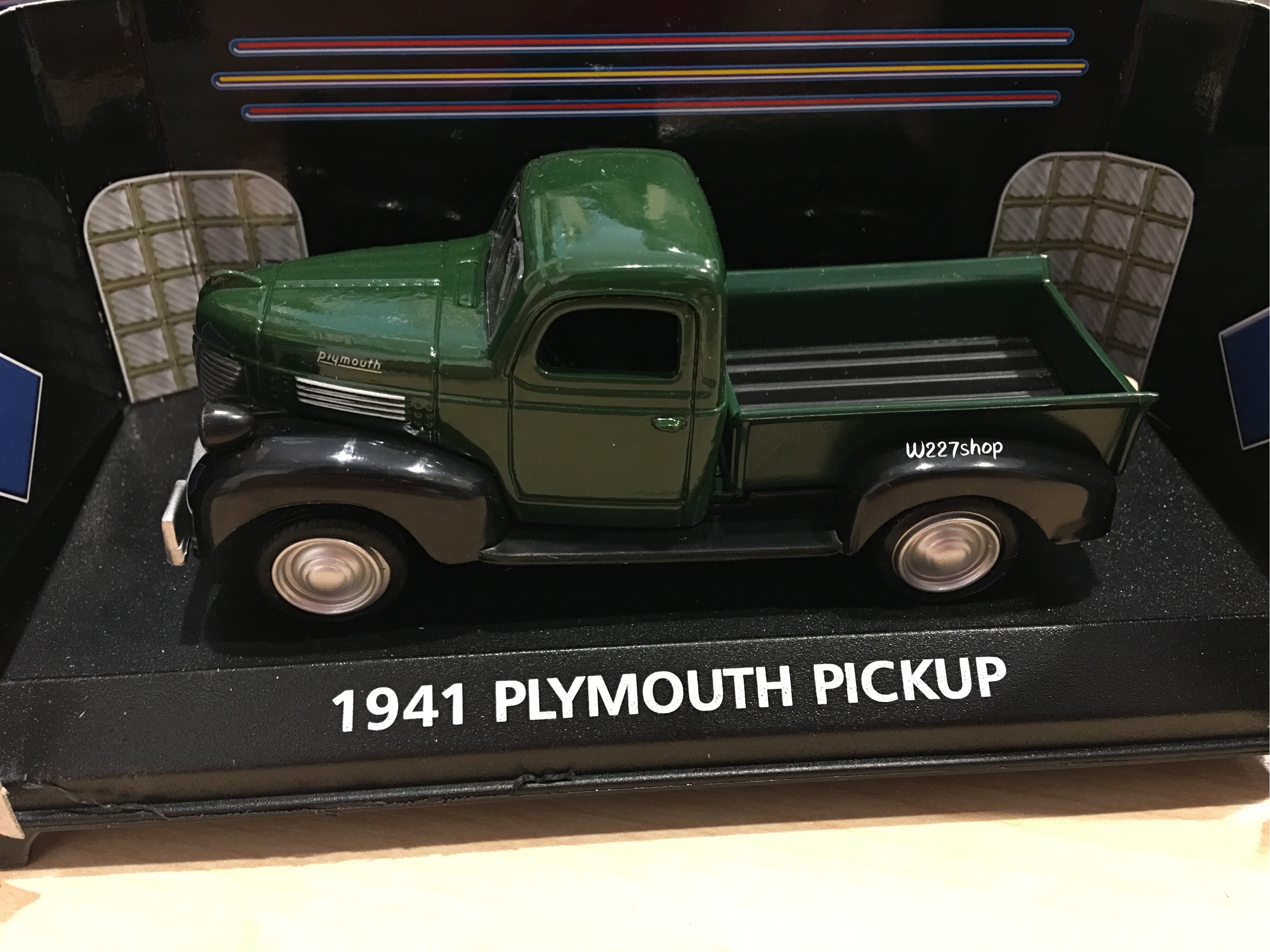 โมเดลรถเหล็ก American Classics มีฐาน Scale 1:43 (ปลีก-ส่ง)